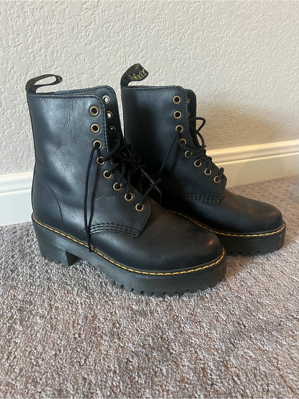 Dr. Martens Shriver Hi Size 6
